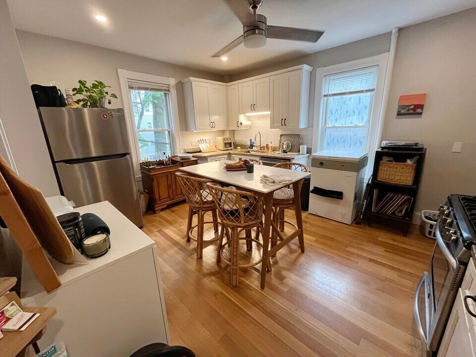 116 McBride St, Unit 2 in Boston, MA - Building Photo