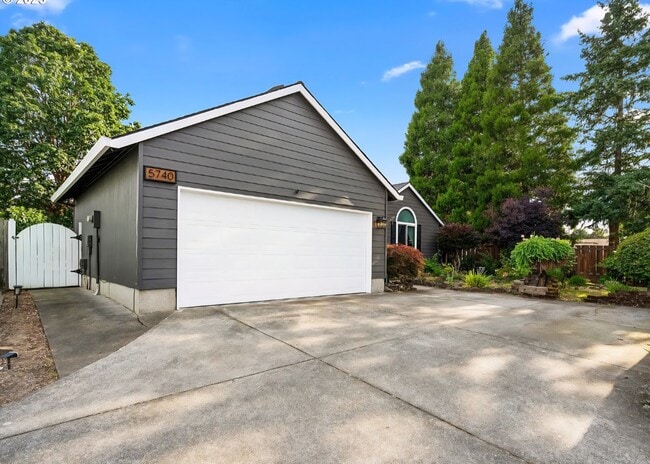 property at 5740 SE Golden Rd