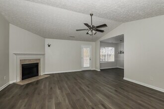 93 Gleneagles Way, Unit 303 in Fayetteville, GA - Building Photo - Building Photo