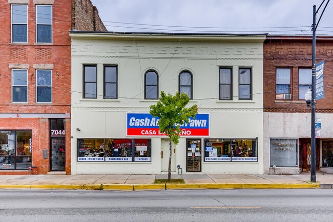 property at 7046 N Clark St