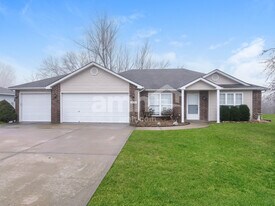1015 Bristol Dr in Raymore, MO - Building Photo