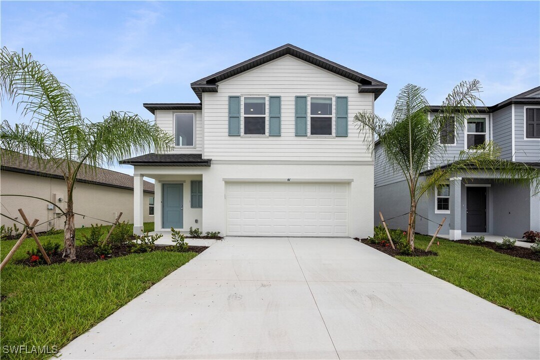 4011 San Felice Ln in North Fort Myers, FL - Building Photo