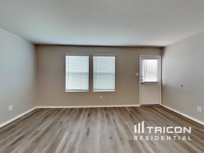9720 Marbach Brk in San Antonio, TX - Building Photo - Building Photo