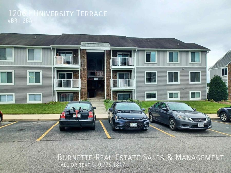 1206 University Terrace in Blacksburg, VA - Building Photo