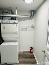 41 Prestwick Way in Edison, NJ - Building Photo - Building Photo