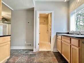 933 E Front St in Traverse City, MI - Building Photo - Building Photo