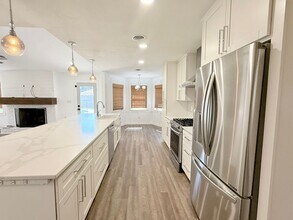 4201 Capri Dr in Pensacola, FL - Building Photo - Building Photo