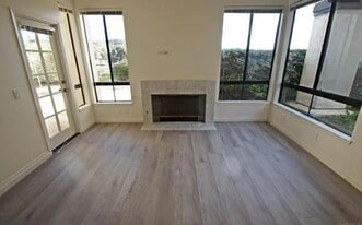 5865 Friars Rd in San Diego, CA - Building Photo