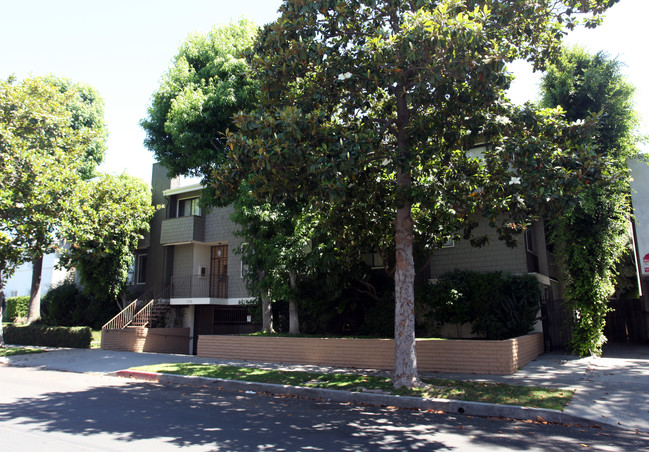 1714 Stoner Ave in Los Angeles, CA - Foto de edificio - Building Photo