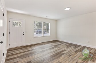125 Lyman Lodge Rd in Lyman, SC - Building Photo - Building Photo