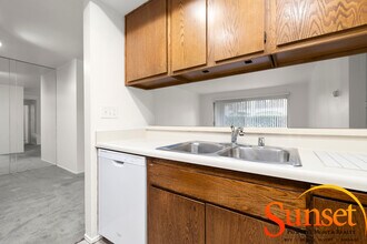 5999 Rancho Mission Rd in San Diego, CA - Building Photo - Building Photo
