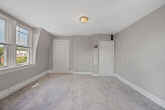 494 Riddle Rd in Cincinnati, OH - Building Photo - Building Photo