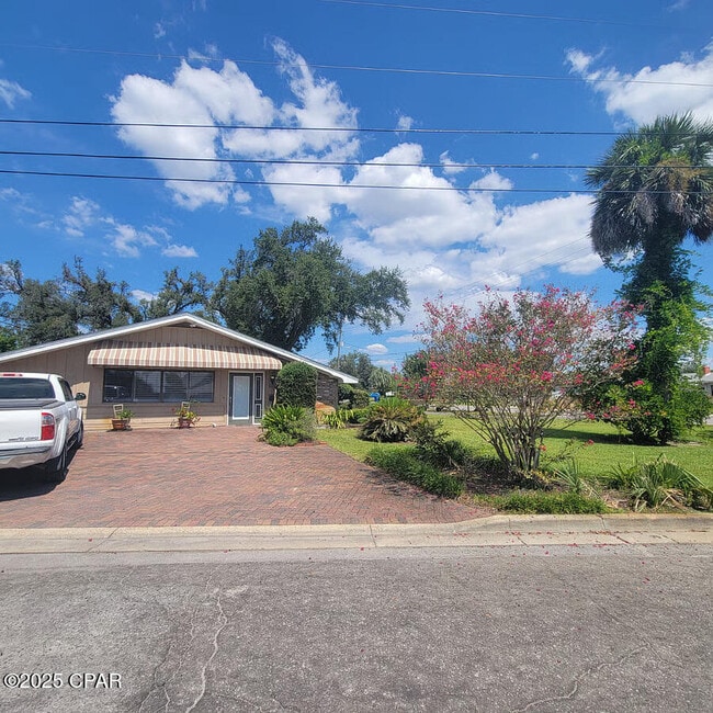 807 Buena Vista Blvd in Panama City, FL - Building Photo - Building Photo