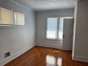 3291 Burlingame St in Detroit, MI - Building Photo - Building Photo