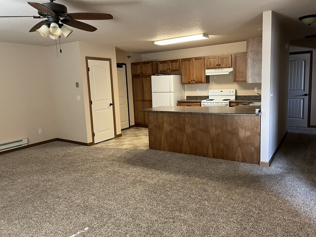 1616 1st Ave NE, Unit 204 in Watertown, SD - Building Photo - Building Photo