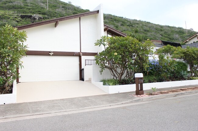 1279 Kaeleku St