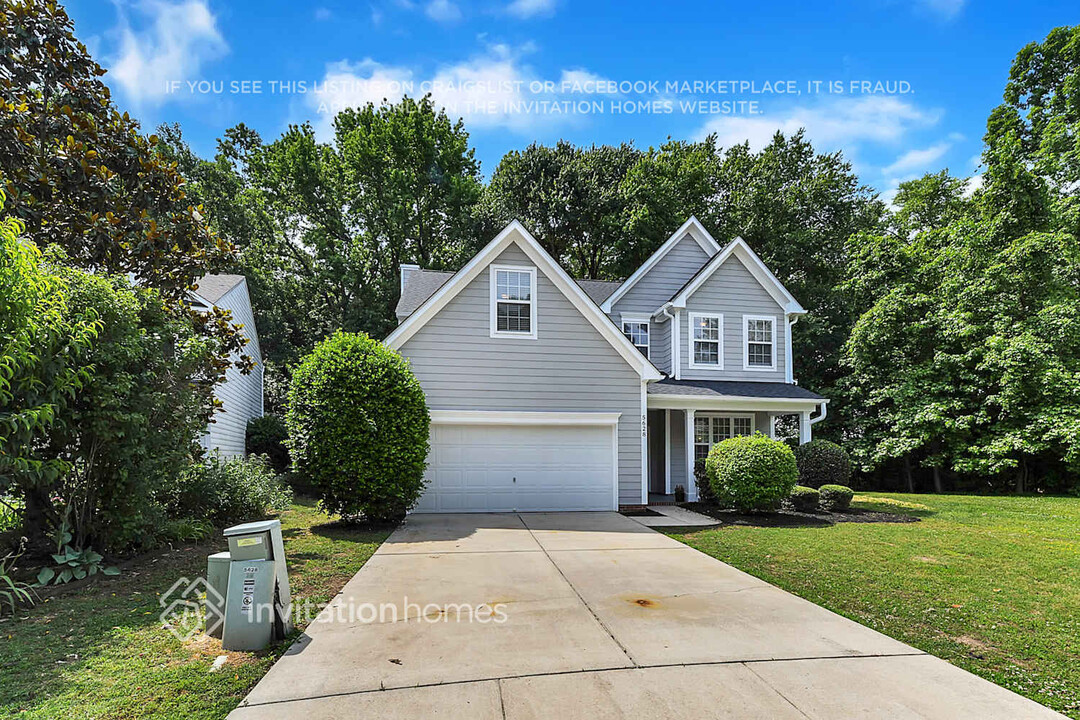 5628 Keowee Way in Raleigh, NC - Foto de edificio