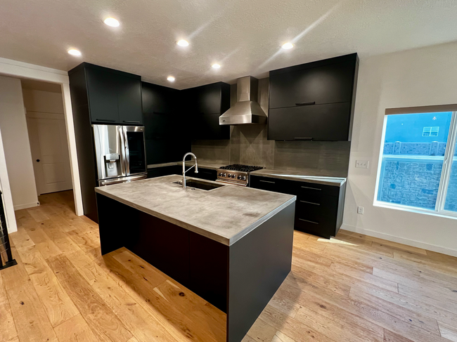 property at 2112 E Heritage Dr