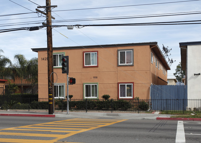 1421 S Standard Ave in Santa Ana, CA - Building Photo - Building Photo