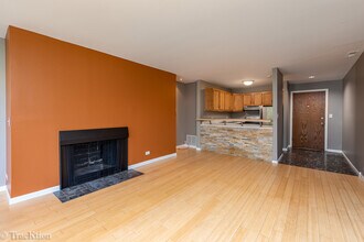 1833 Four Lakes Ave in Lisle, IL - Building Photo - Building Photo