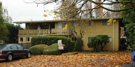 Saginaw Street Apartments in Salem, OR - Building Photo - Building Photo