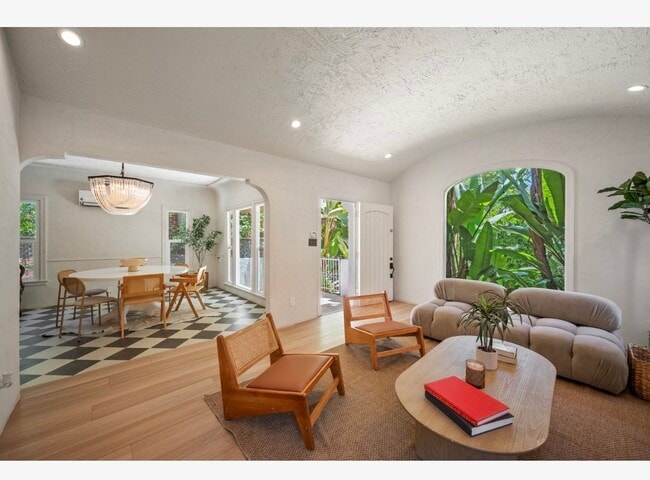 property at 515 N Sweetzer Ave