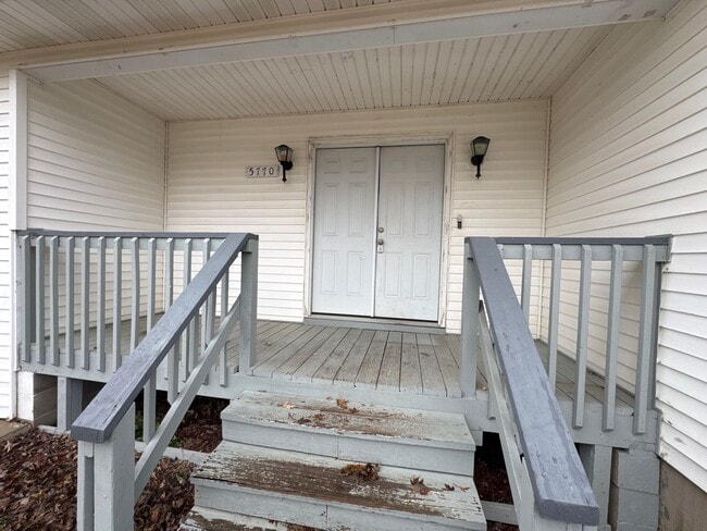 5770 Metropolis Lake Rd in West Paducah, KY - Building Photo - Building Photo