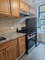 331 16th St, Unit Apt 1 in Brooklyn, NY - Building Photo