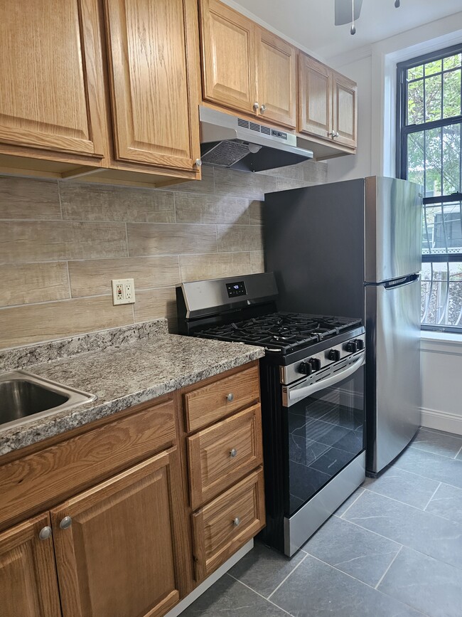 331 16th St, Unit Apt 1