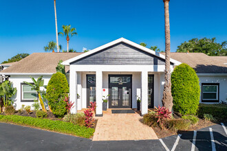 Fountains of Largo in Largo, FL - Building Photo - Building Photo