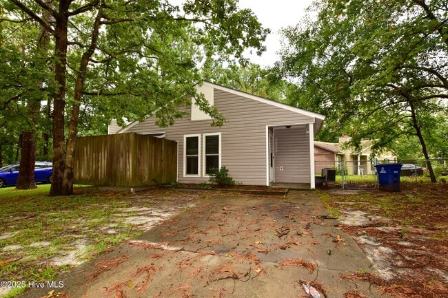 property at 103 Twinwood Dr