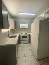 11350 SW 3rd St-Unit -A in Miami, FL - Building Photo - Building Photo