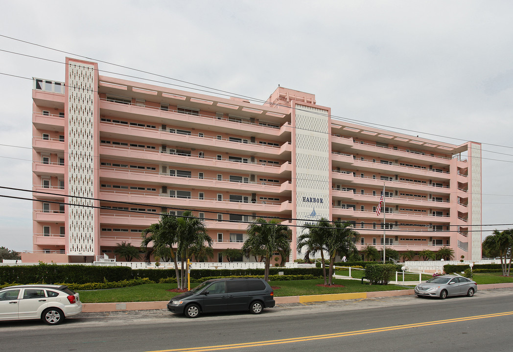 Harbor House in Pompano Beach, FL - Foto de edificio