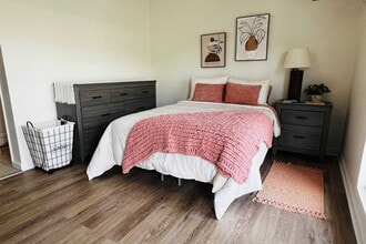 Lorene Lodge Apartments in Marietta, GA - Building Photo - Building Photo