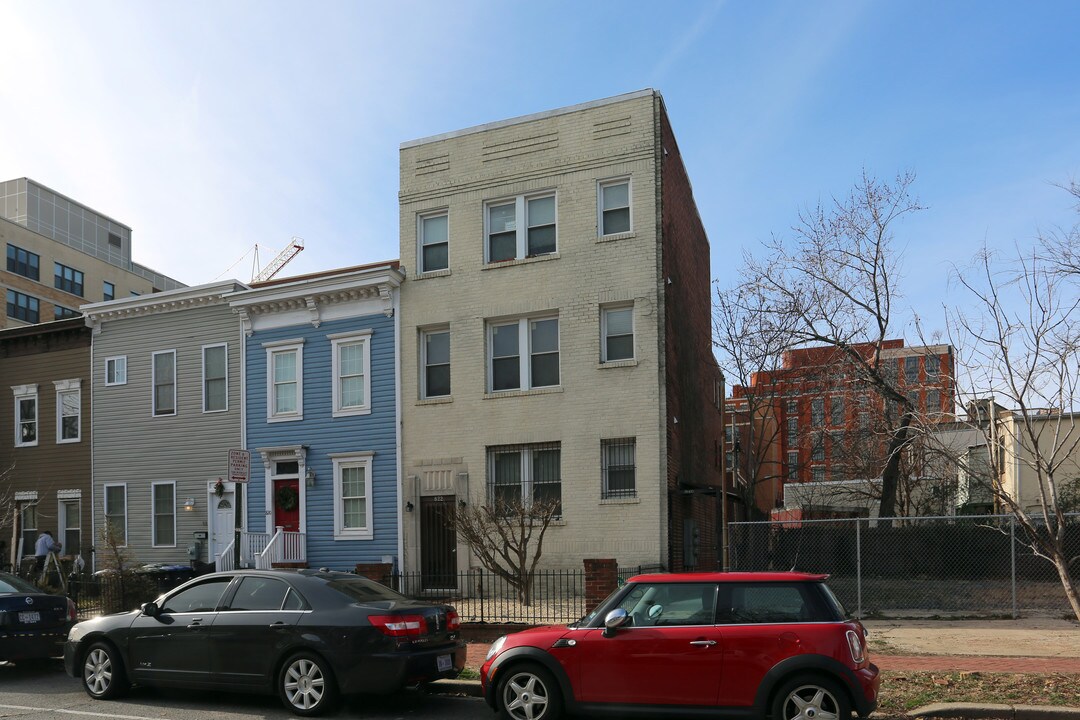 822 4th St NE in Washington, DC - Building Photo