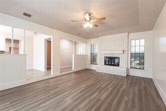 3611 Hialeah Dr in Arlington, TX - Building Photo - Building Photo