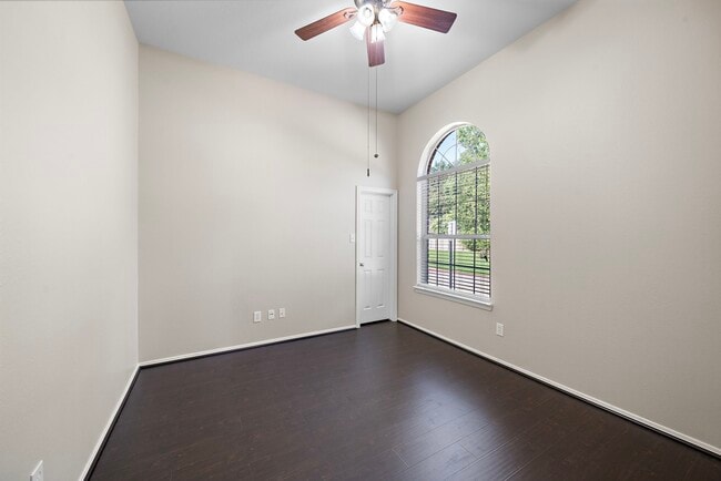 10530 WIllow Park Green in Houston, TX - Building Photo - Building Photo