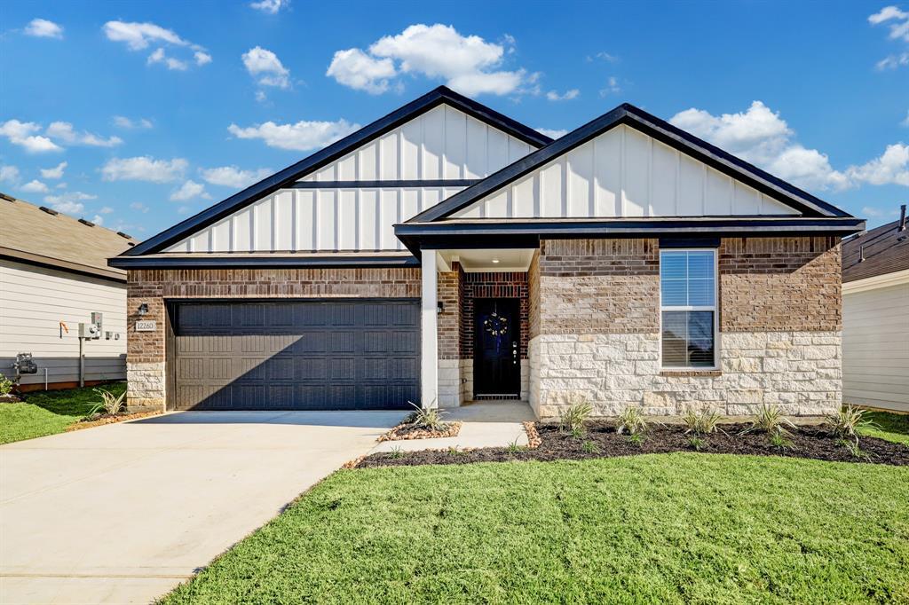 12260 Lady Eli Dr in Willis, TX - Building Photo