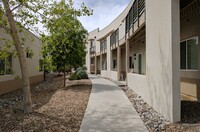 New Life Homes 4 in Albuquerque, NM - Foto de edificio - Building Photo