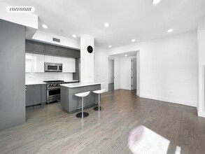 416 W 52nd St, Unit 506 in New York, NY - Building Photo - Building Photo