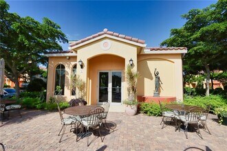 8601 Piazza Del Lago Cir in Estero, FL - Building Photo - Building Photo