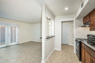 Tucasa Townhomes in Irving, TX - Building Photo - Building Photo