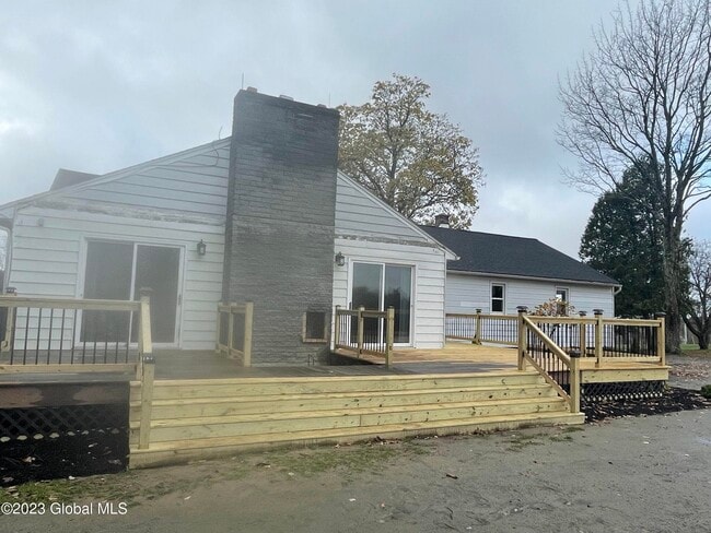 154 Weatherwax Rd in Poestenkill, NY - Building Photo - Building Photo