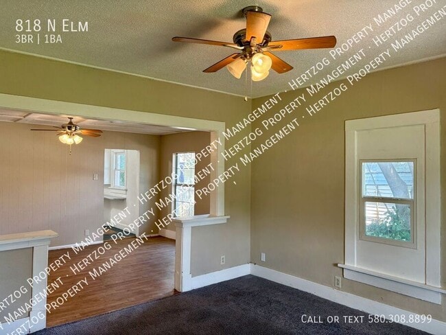 818 N Elm St in Ponca City, OK - Building Photo - Building Photo