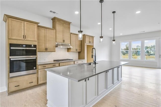 property at 2594 Alcovy Trl NE