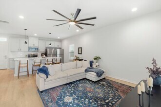 307B Sterling St in College Station, TX - Building Photo - Building Photo