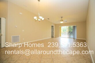 1125 Winding Pines Circle in Cape Coral, FL - Building Photo - Building Photo