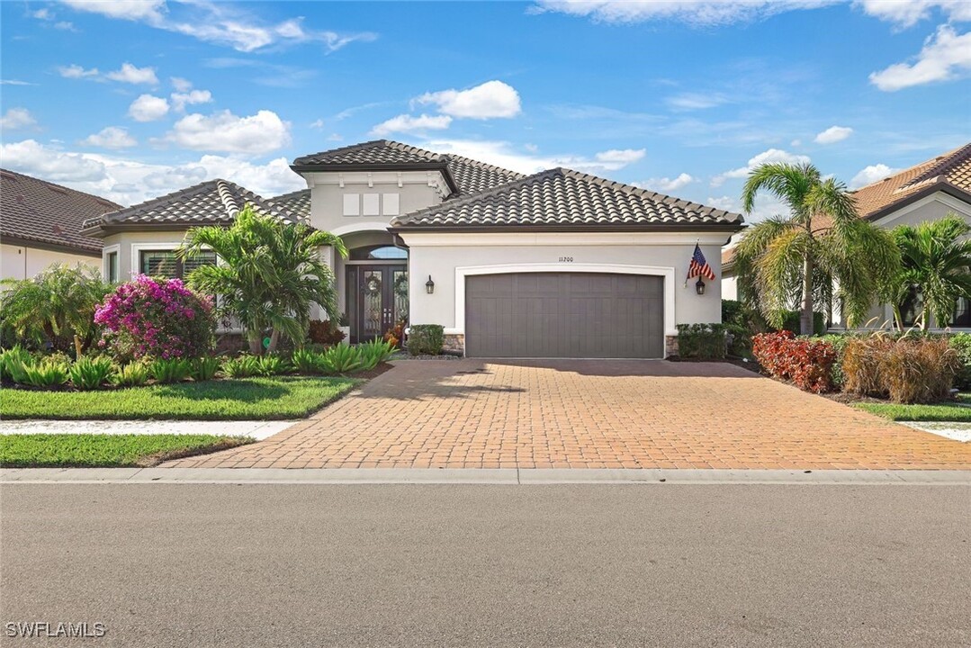 11200 Canal Grande Dr in Ft. Myers, FL - Building Photo