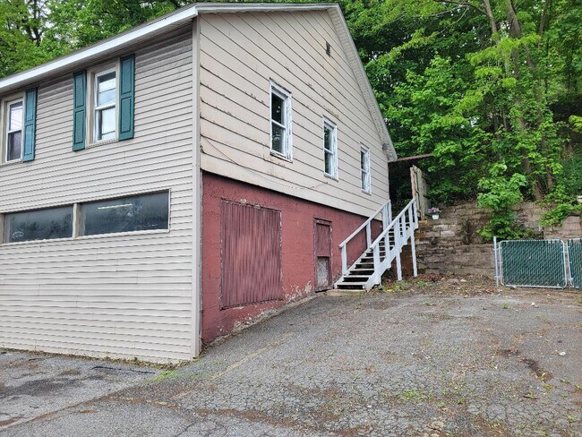 44 Orange Ave in Walden, NY - Building Photo - Building Photo