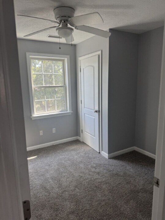 69-71 Stocker St in Springfield, MA - Building Photo
